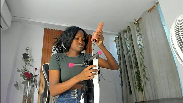 Snapshot of Evaa_18 chatting on January 14, 2026, 5:49 pm Evaa 18 online show from January 14, 2026, 5:49 pm