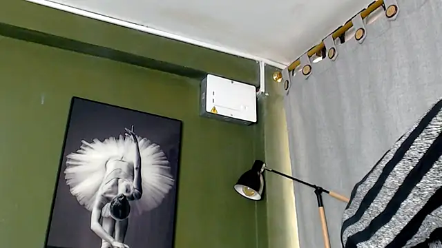 Snapshot of Evaa_18 chatting on September 16, 2025, 5:36 pm Evaa 18 online show from September 16, 2025, 5:36 pm