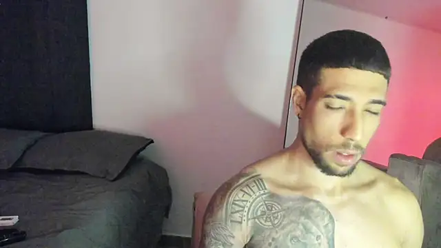 ThiagoLugo online show from October 15, 2025, 5:06 am