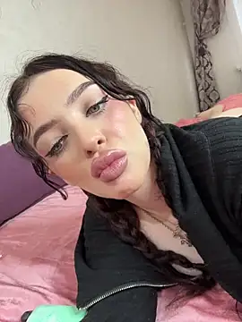 Snapshot of Hannah_xBaby chatting on November 27, 2025, 8:37 am Hannah xBaby online show from November 27, 2025, 8:37 am