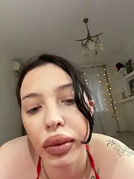 Snapshot of Hannah_xBaby chatting on November 16, 2025, 12:32 pm Hannah xBaby online show from November 16, 2025, 12:32 pm