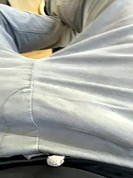 Snapshot of Mrdim26 chatting on October 9, 2025, 11:00 am Mrdim26 online show from October 9, 2025, 11:00 am