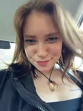 lucy-joy online show from May 17, 2026, 10:04 am