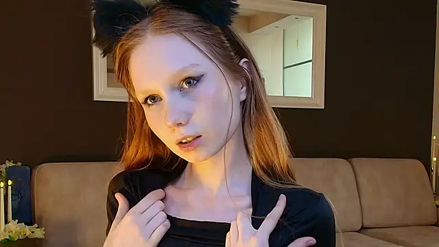 Snapshot of FoxyMira chatting on July 21, 2026, 4:41 pm FoxyMira online show from July 21, 2026, 4:41 pm