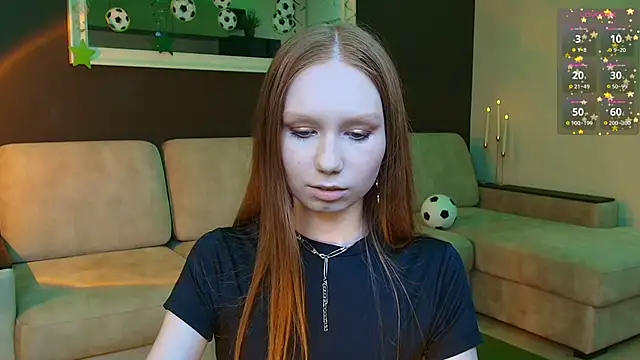Snapshot of FoxyMira chatting on June 22, 2026, 4:59 pm FoxyMira online show from June 22, 2026, 4:59 pm