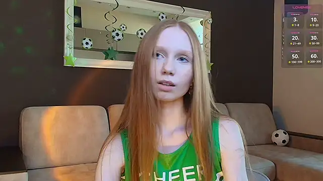 Snapshot of FoxyMira chatting on June 21, 2026, 4:24 pm FoxyMira online show from June 21, 2026, 4:24 pm