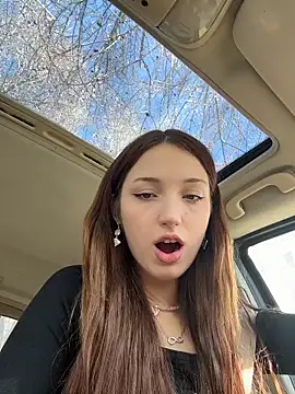 DollyTall online show from March 23, 2026, 6:46 am