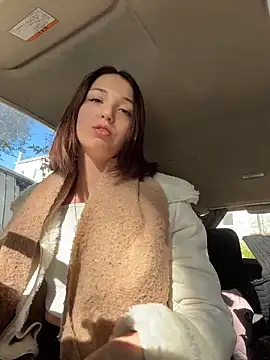 DollyTall online show from October 1, 2025, 10:09 am