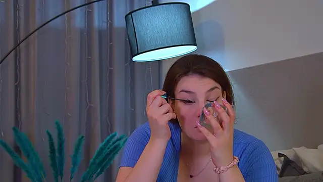 Snapshot of KarenClarks chatting on November 14, 2025, 6:33 pm KarenClarks online show from November 14, 2025, 6:33 pm