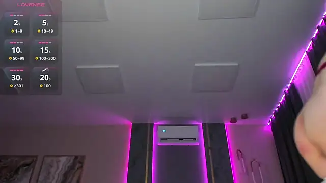 lunamuna1 online show from October 21, 2025, 11:20 am