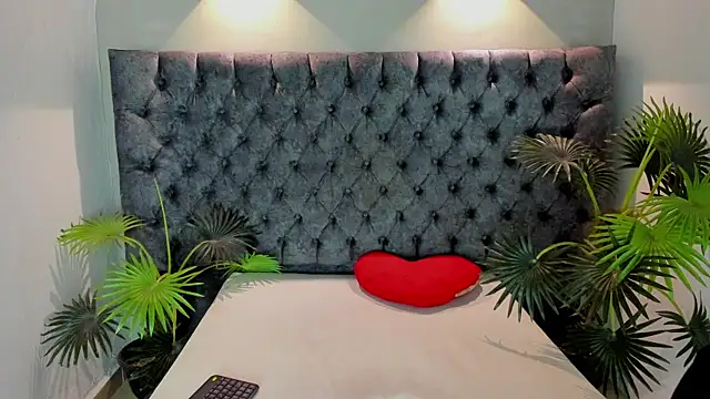 Celesste doll online show from November 7, 2025, 3:44 am