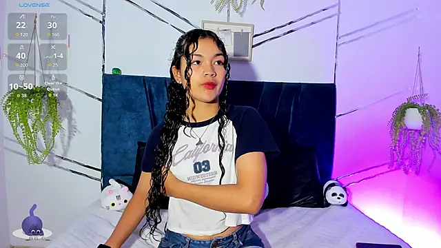 Camilla Miller01 online show from November 21, 2025, 6:29 pm