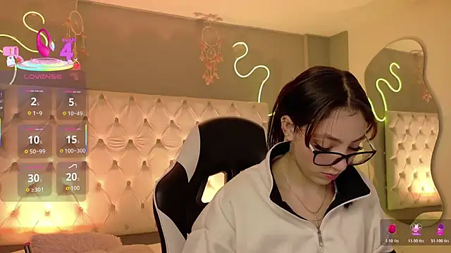 Megan  cole1 online show from February 19, 2026, 4:20 am