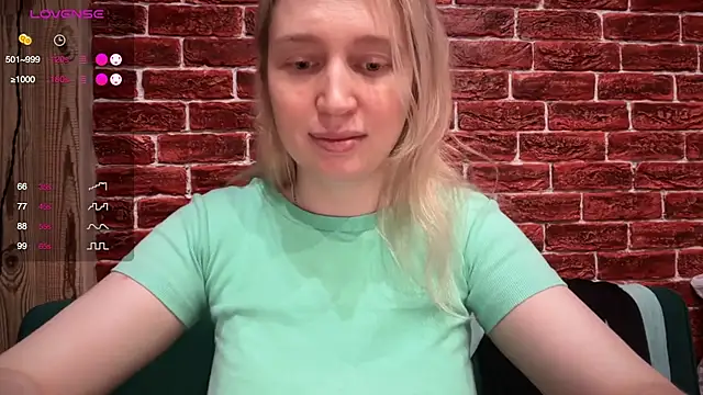 CitrusBlissss online show from December 5, 2025, 4:05 pm