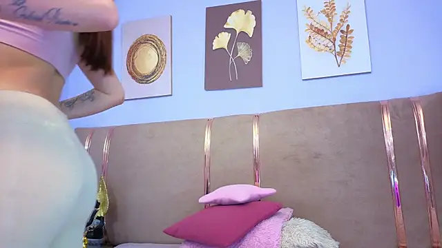 Snapshot of Bloom_Star chatting on September 16, 2025, 12:17 pm Bloom Star online show from September 16, 2025, 12:17 pm