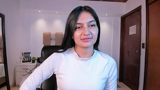 Snapshot of AidaJones chatting on October 10, 2025, 1:12 pm AidaJones online show from October 10, 2025, 1:12 pm