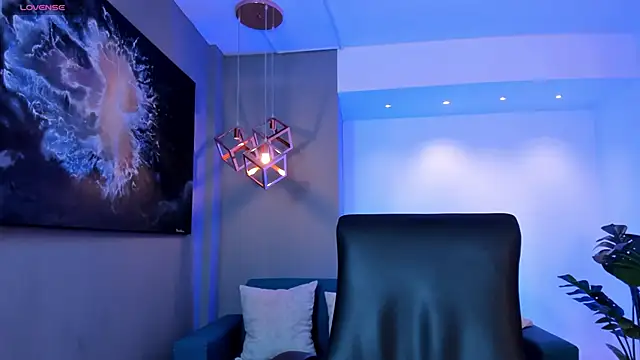 Snapshot of AidaJones chatting on December 2, 2025, 11:34 am AidaJones online show from December 2, 2025, 11:34 am