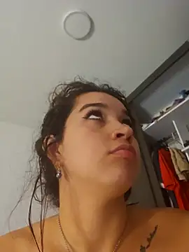 Snapshot of Vivi_Jacko chatting on February 27, 2026, 2:56 am Vivi Jacko online show from February 27, 2026, 2:56 am