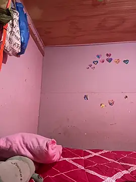 kiittyselenita online show from April 18, 2026, 7:40 pm