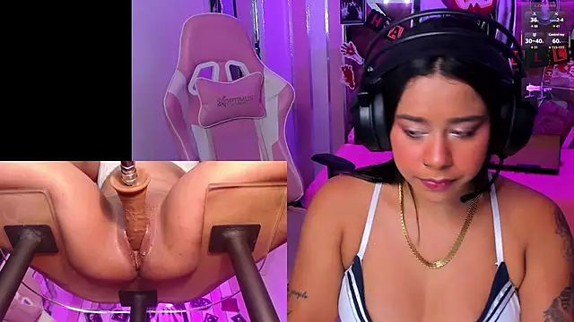 Snapshot of Gina_Kurt chatting on October 29, 2025, 3:49 am Gina Kurt online show from October 29, 2025, 3:49 am