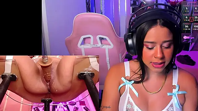 Snapshot of Gina_Kurt chatting on October 24, 2025, 3:49 am Gina Kurt online show from October 24, 2025, 3:49 am