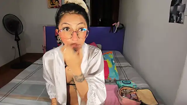 Anais lux online show from May 8, 2026, 12:03 am