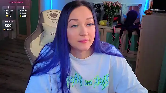 Im suka online show from November 29, 2025, 4:01 am