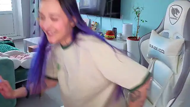 Im suka online show from April 15, 2026, 3:23 am