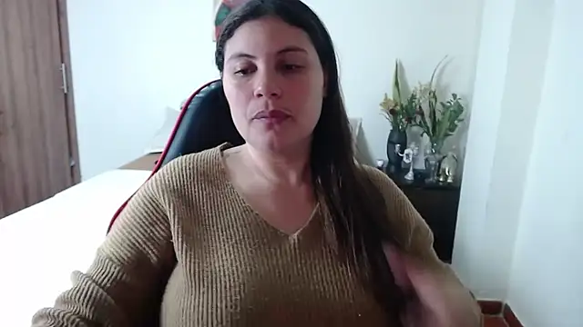 Secret Bella online show from September 30, 2025, 12:11 pm