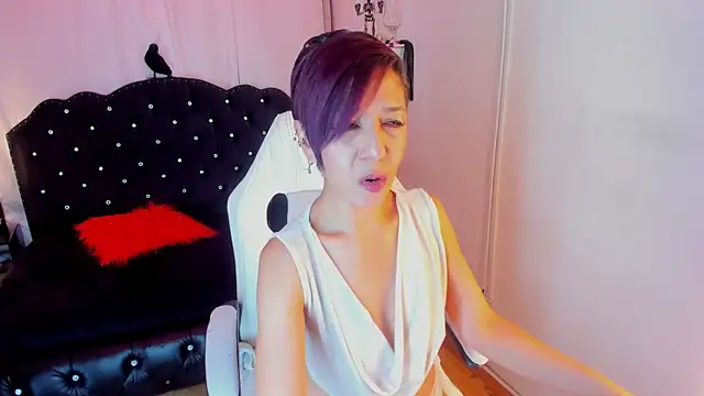 Trinityy   online show from February 4, 2026, 6:25 pm