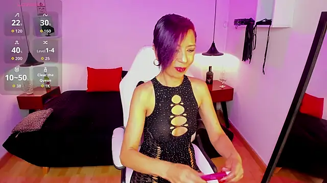 Snapshot of Trinityy__ chatting on July 8, 2026, 7:58 pm Trinityy online show from July 8, 2026, 7:58 pm