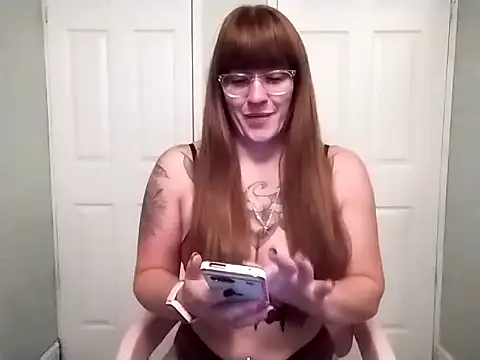 Snapshot of Red_Fox_UK chatting on September 10, 2025, 5:06 am Red Fox UK online show from September 10, 2025, 5:06 am