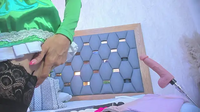 crystal sm online show from March 17, 2026, 3:09 am