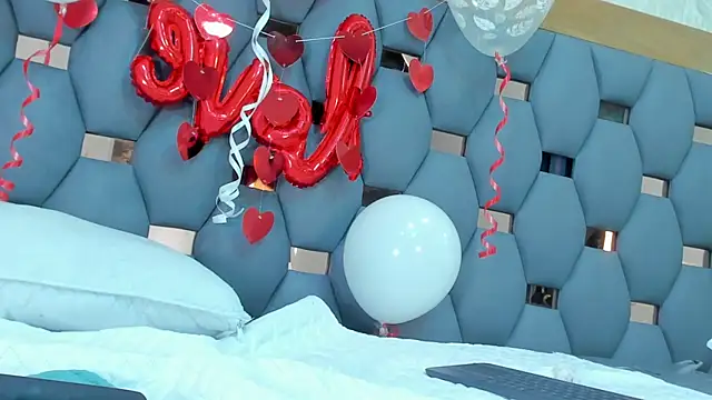 crystal sm online show from February 15, 2026, 7:51 am