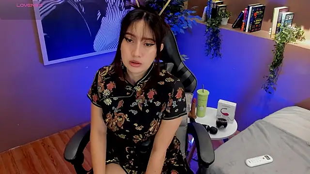 Skyyle  online show from April 4, 2026, 12:45 pm