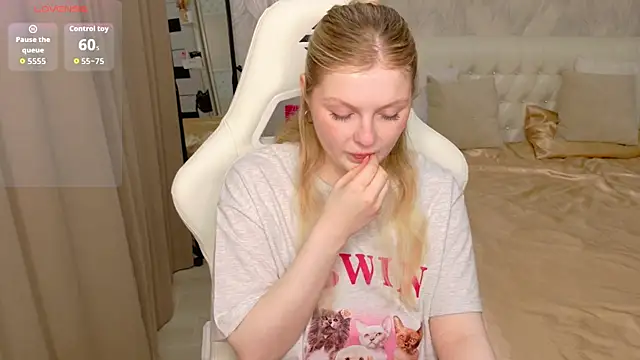 AmeliaDiamond online show from April 7, 2026, 12:34 am