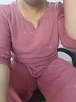Snapshot of roshni_agrawal0 chatting on May 20, 2026, 8:22 am roshni agrawal0 online show from May 20, 2026, 8:22 am