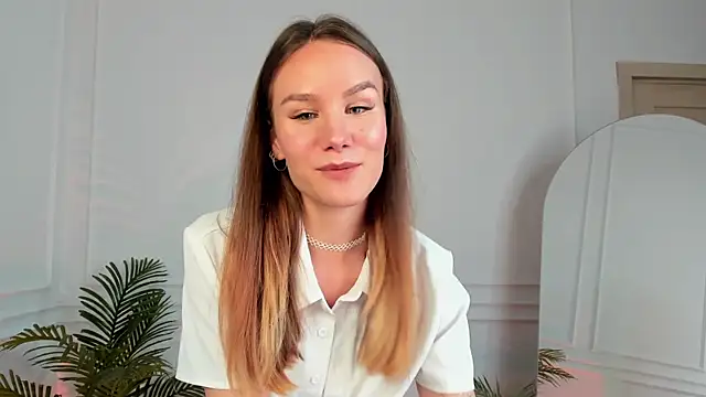 Snapshot of _Clare_Florence_ chatting on October 5, 2025, 1:35 pm  Clare Florence  online show from October 5, 2025, 1:35 pm