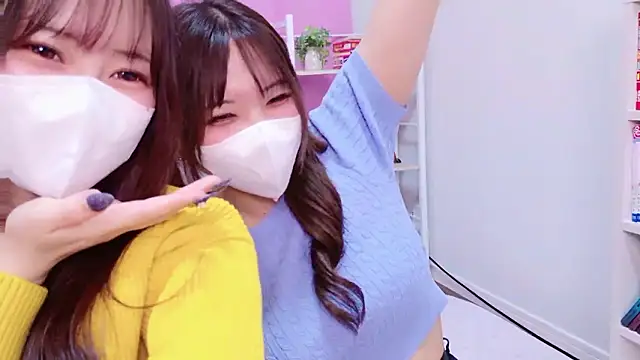 MOEMOE-Q online show from November 2, 2025, 4:12 pm