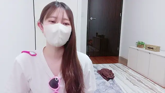 Snapshot of MOEMOE-Q chatting on June 4, 2026, 1:49 pm MOEMOE-Q online show from June 4, 2026, 1:49 pm