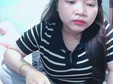 Snapshot of Lily3322 chatting on September 28, 2025, 3:19 pm Lily3322 online show from September 28, 2025, 3:19 pm