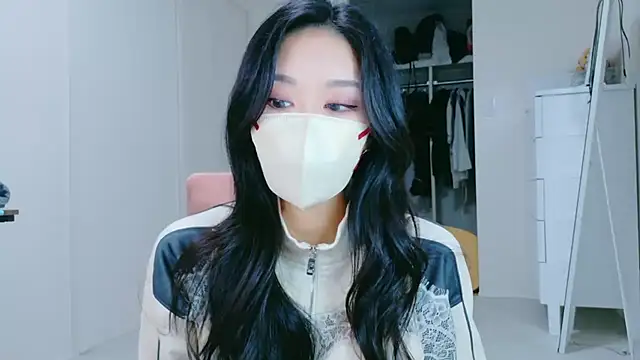 ramuchan desu online show from October 27, 2025, 2:23 am