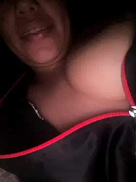 jojo surfistinha89 online show from November 10, 2025, 5:45 am