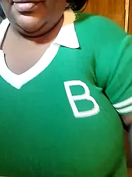 Snapshot of SeductionBoobs chatting on June 28, 2026, 9:15 am SeductionBoobs online show from June 28, 2026, 9:15 am
