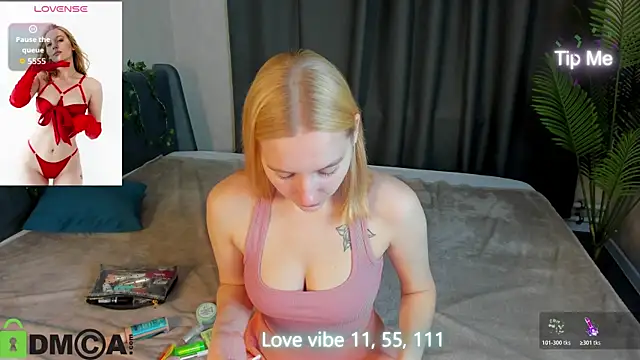 Snapshot of Anna_Chelsea chatting on November 18, 2025, 12:48 am Anna Chelsea online show from November 18, 2025, 12:48 am