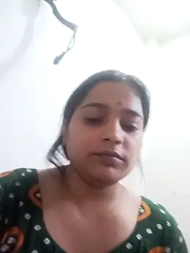 Snapshot of Trisha_71 chatting on September 13, 2025, 6:24 am Trisha 71 online show from September 13, 2025, 6:24 am