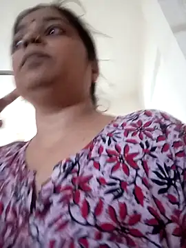 Snapshot of Trisha_71 chatting on September 25, 2025, 5:13 am Trisha 71 online show from September 25, 2025, 5:13 am