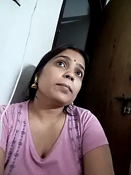 Snapshot of Trisha_71 chatting on October 11, 2025, 5:47 pm Trisha 71 online show from October 11, 2025, 5:47 pm