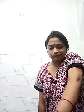Snapshot of Trisha_71 chatting on September 10, 2025, 12:31 am Trisha 71 online show from September 10, 2025, 12:31 am