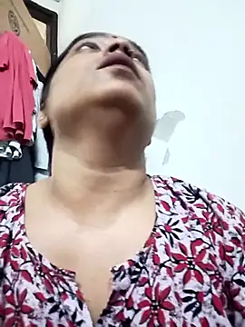 Snapshot of Trisha_71 chatting on September 14, 2025, 6:58 am Trisha 71 online show from September 14, 2025, 6:58 am